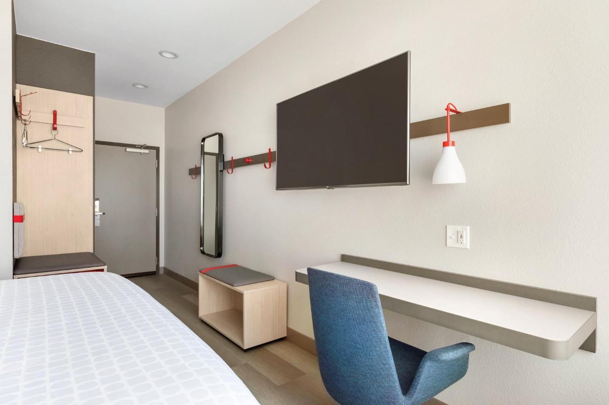 Avid Hotel - Staunton By Ihg Exterior photo