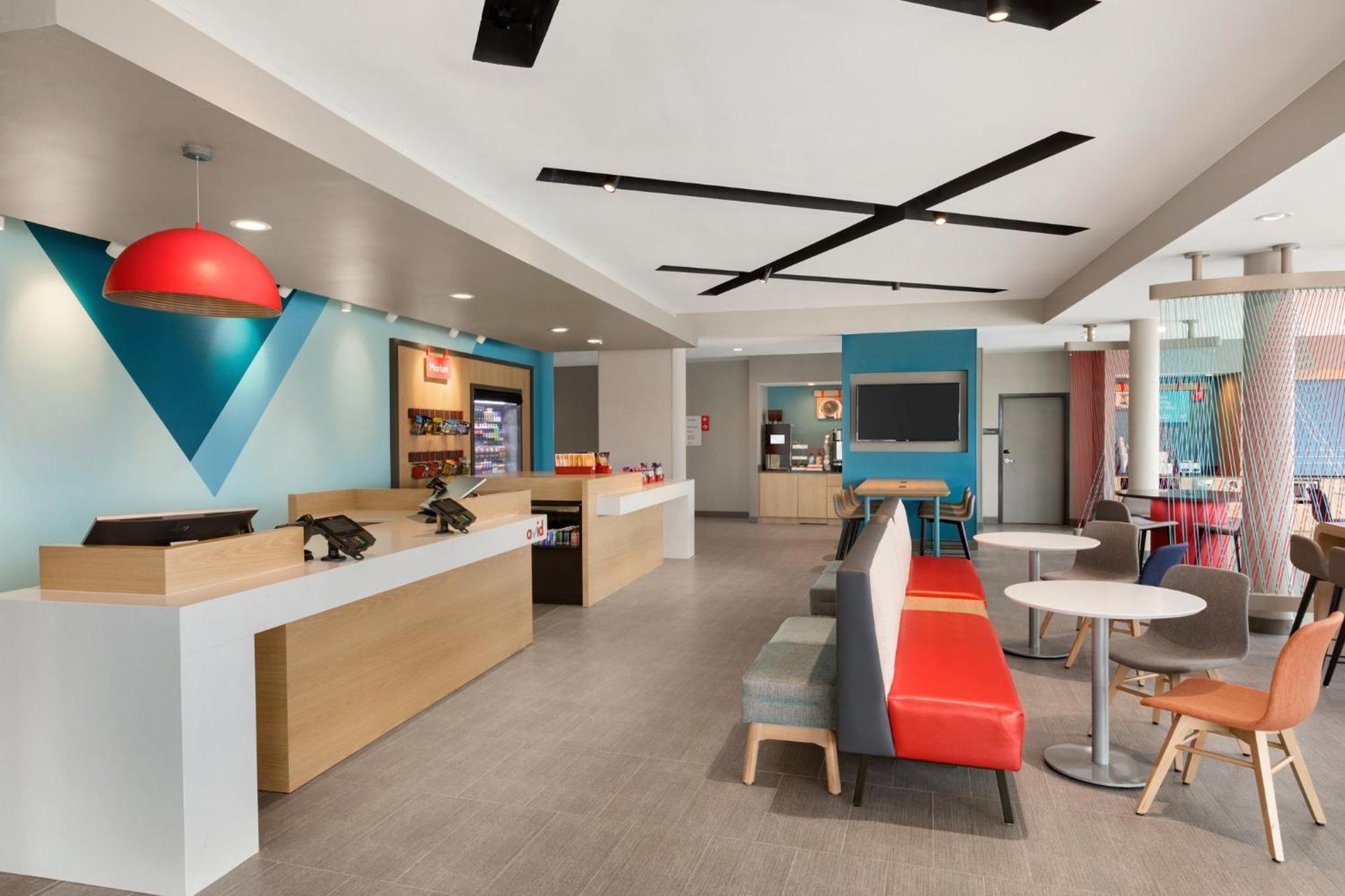 Avid Hotel - Staunton By Ihg Exterior photo